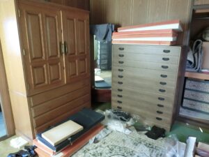 遺品整理で残しておく物・相続や手続きに関する書類や物品は優先して仕分け